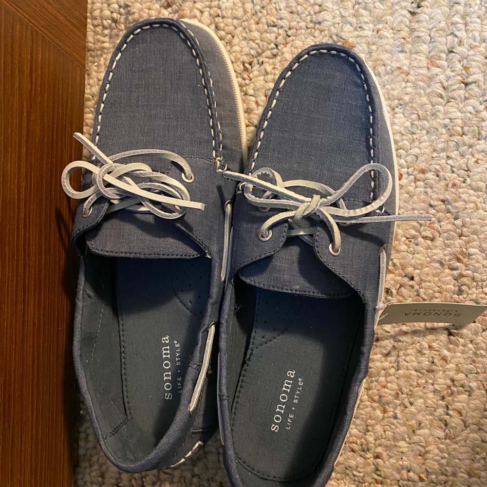 Men’s Sonoma boat shoes size 11. NEW